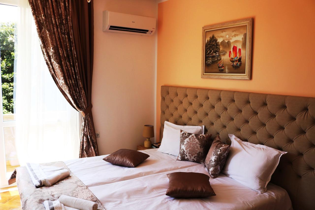 Sea Port Celebrity Apartment - Lets4Holiday 바르나 외부 사진