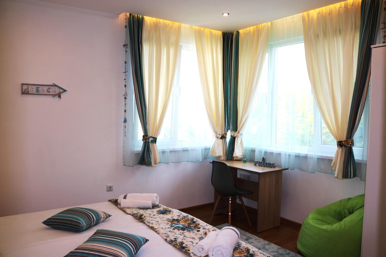Sea Port Celebrity Apartment - Lets4Holiday 바르나 외부 사진