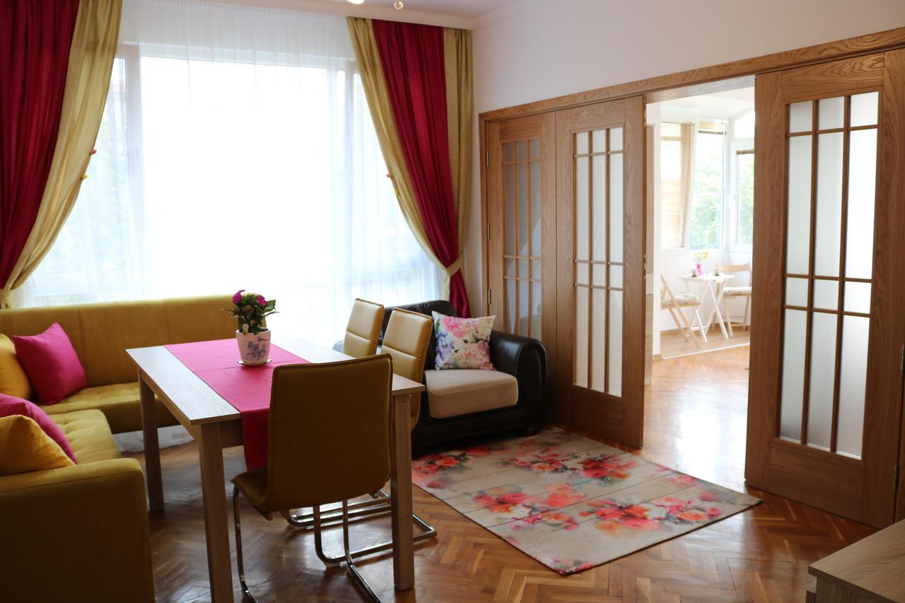 Sea Port Celebrity Apartment - Lets4Holiday 바르나 외부 사진