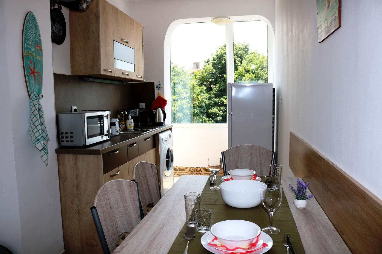Sea Port Celebrity Apartment - Lets4Holiday 바르나 외부 사진